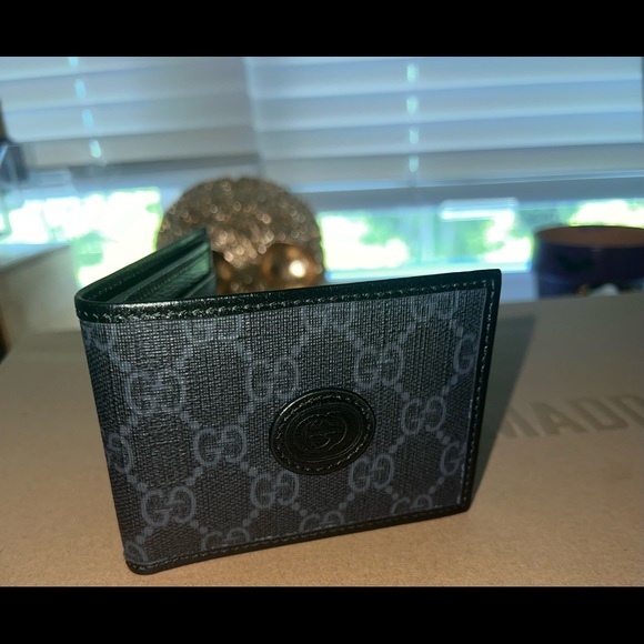Mens Bi-Fold Gucci Wallet - Picture 2 of 9